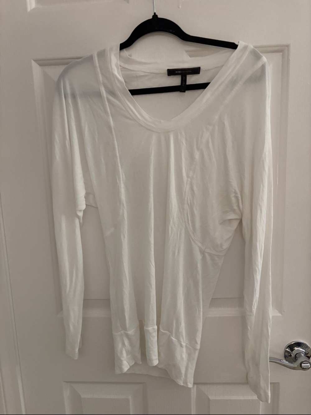 BCBGMaxAzria White Long-Sleeve Scoop Neck Tee